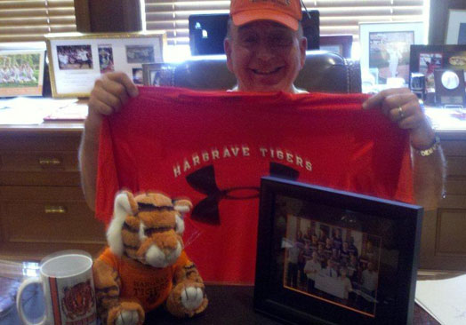 Dick Vitale Receives Hargrave Gear