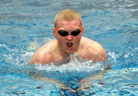Hargrave varsity swimming and diving