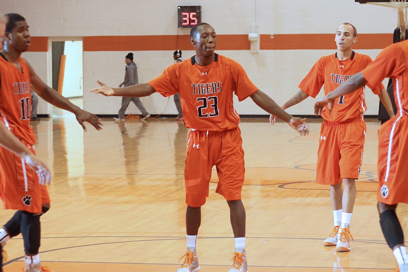 JW