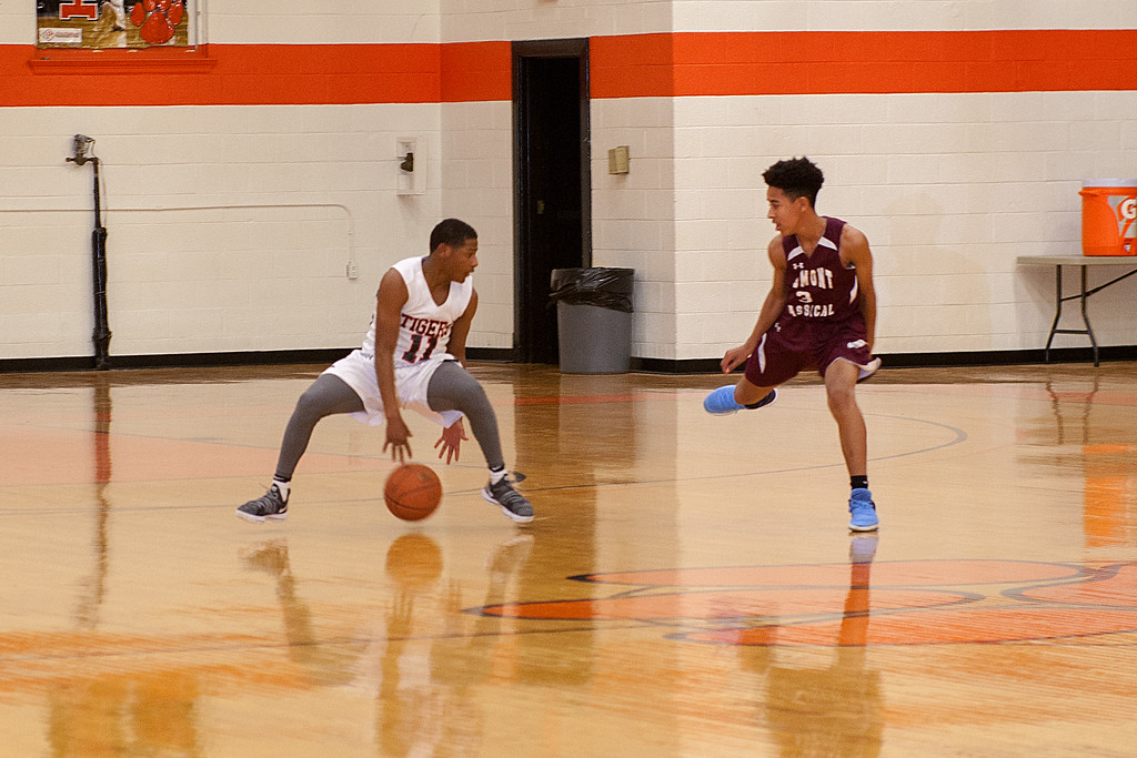 Wade Thomas Crossover
